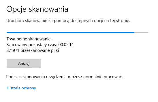 Zrzut ekranu z programu Windows Defender, widoczny pasek postępu i liczba przeskanowanych plików